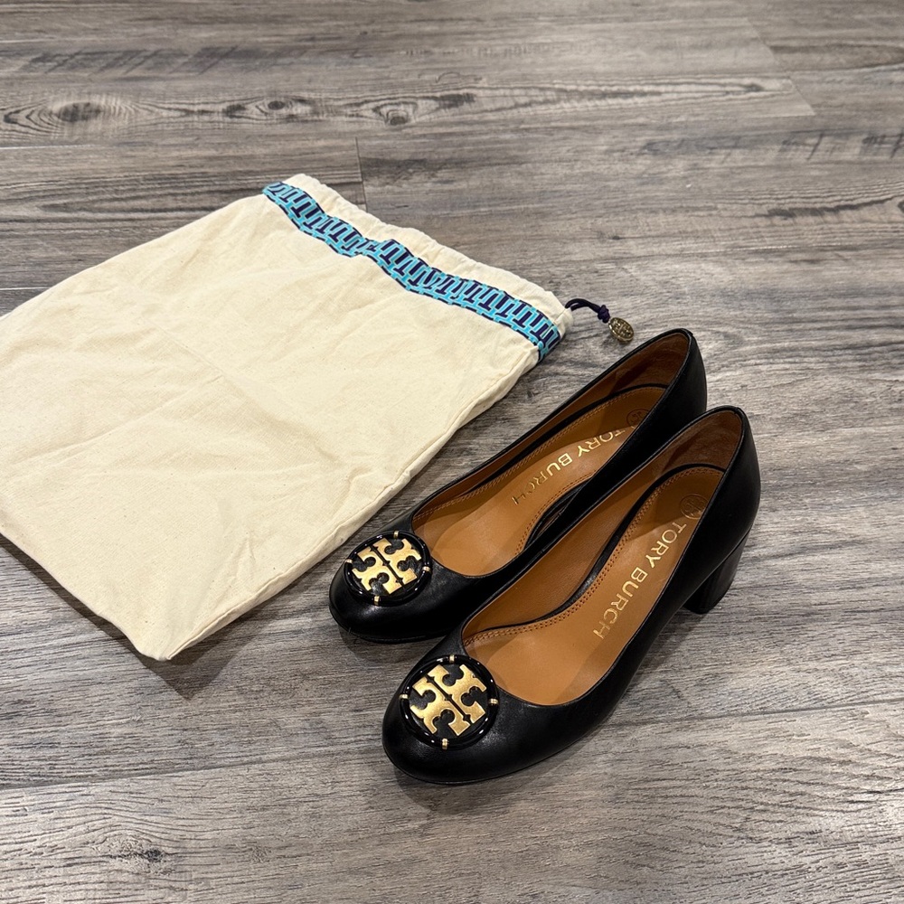 Tory Burch Multi Logo Pump Black Leather 6.5 Women’s Shoes Heels - Picture 2 of 12
